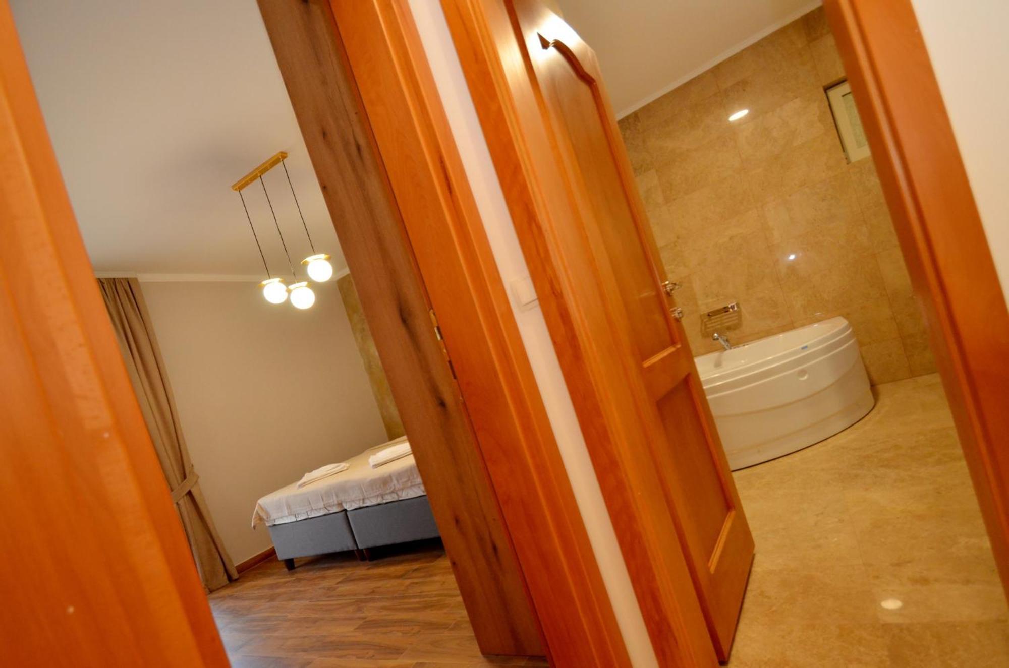 Boka Devine Residence Kotor Zimmer foto